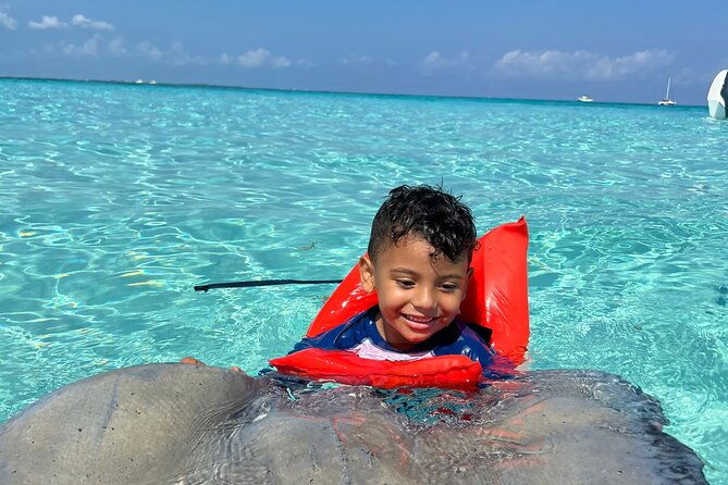 private-charter-stingray-city-sandbar-snorkeling-starfish-point