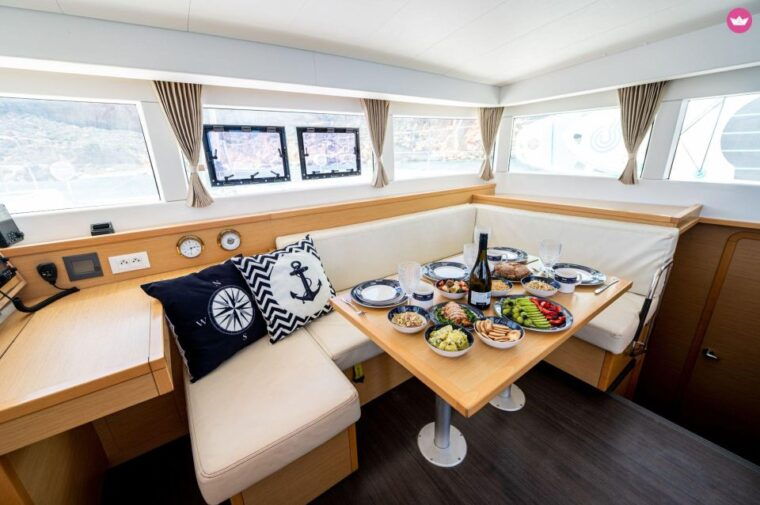private-charter-to-comino-surroundings
