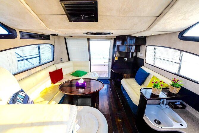 Private Charter Yacht: Dubai Marina, Atlantis And Burj al Arab - Who Is This Tour Best For?