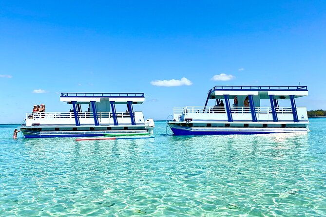 private-chartered-pontoon-boat-up-to-16-guests-with-restroom