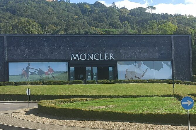 private-chauffeur-for-shopping-to-the-mall-and-prada-outlet-space-2