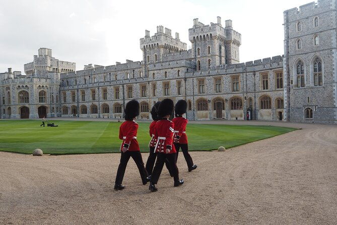 private-chauffeured-tour-to-windsor-castle-from-london-3
