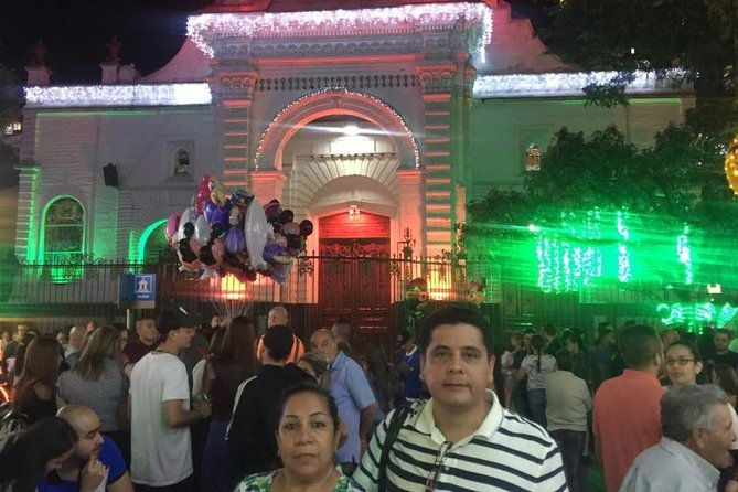 private-christmas-lights-tour-in-medellin