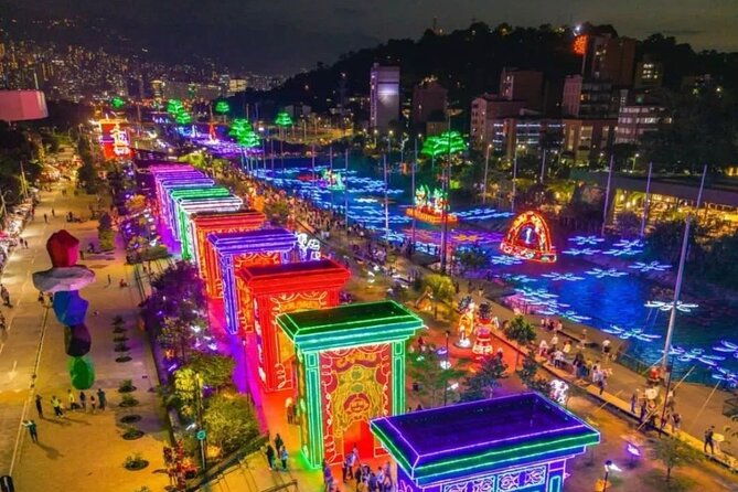 private-christmas-lights-tour-in-medellin-only-holiday-season