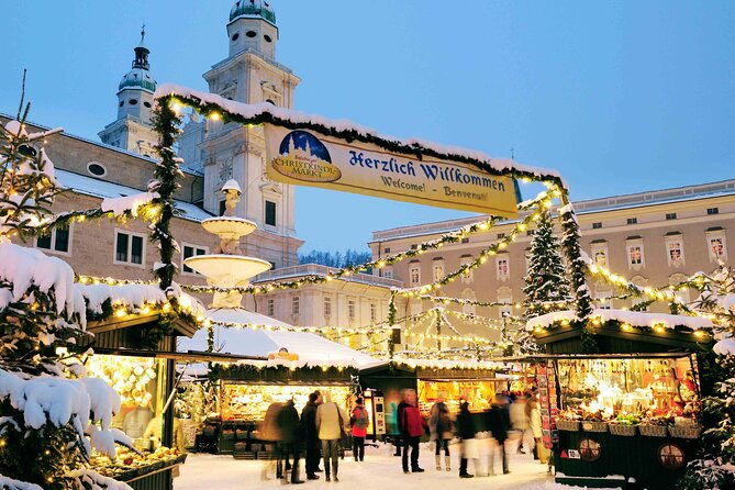 private-christmas-time-tour-from-vienna-to-hallstatt-and-salzburg-market