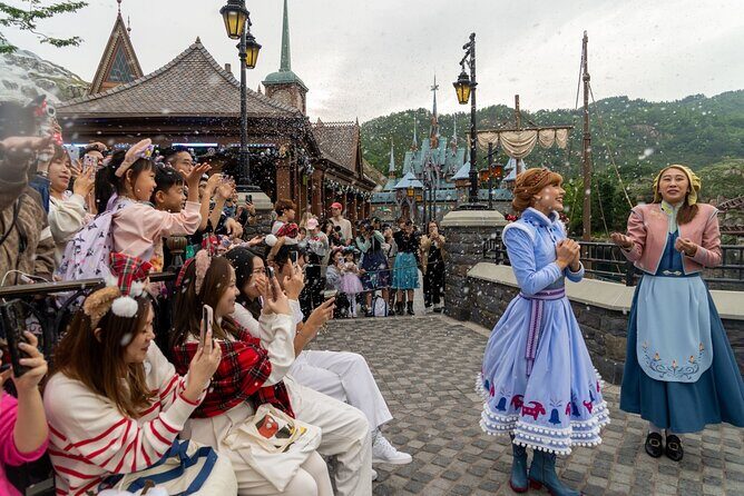 Private Christmas Walking Tour Hong Kong and Egg Waffle Treat - Final Thoughts