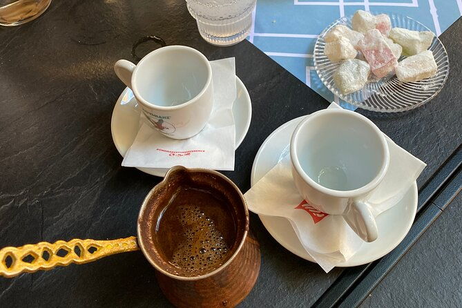 private-christmas-walking-tour-in-athens-with-food-drinks