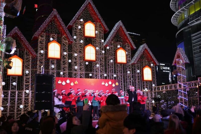 Private Christmas Walking Tour in Seoul with Sweet Hotteok - Starting Point: Seoul City Hall and the Christmas Atmosphere Begins