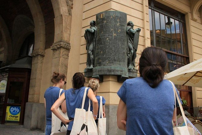 private-city-discovery-tour-a-historical-treasure-hunt