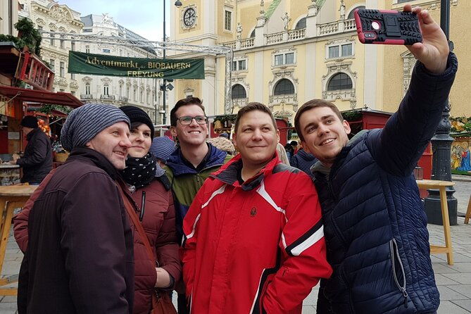 private-city-discovery-walk-historical-treasure-hunt