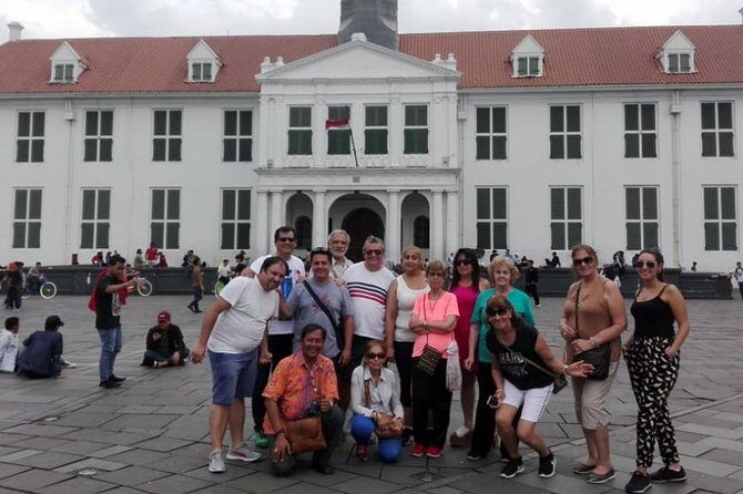 Private City Tour Jakarta Guide Mandarin With Lunch - The Sum Up: Is This Tour Right for You?