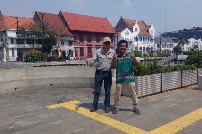 Private City Tour Jakarta Guide Mandarin With Lunch - FAQ
