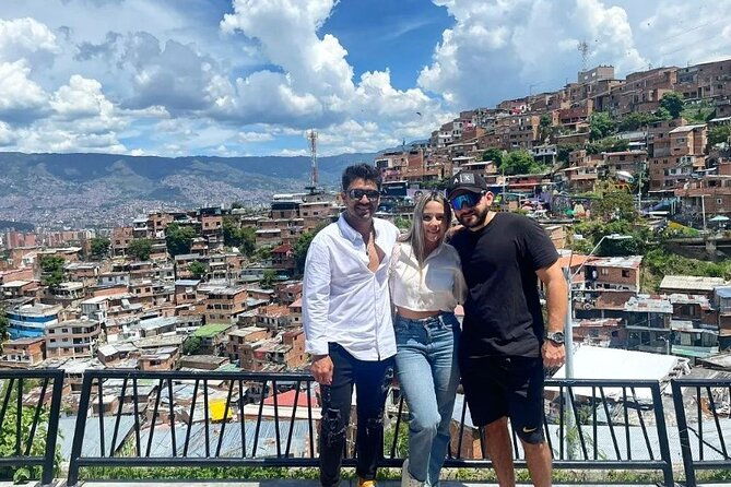 private-city-tour-medellin-with-comuna-13-tour