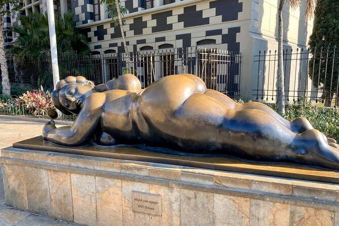 private-city-tour-of-downtown-medellin