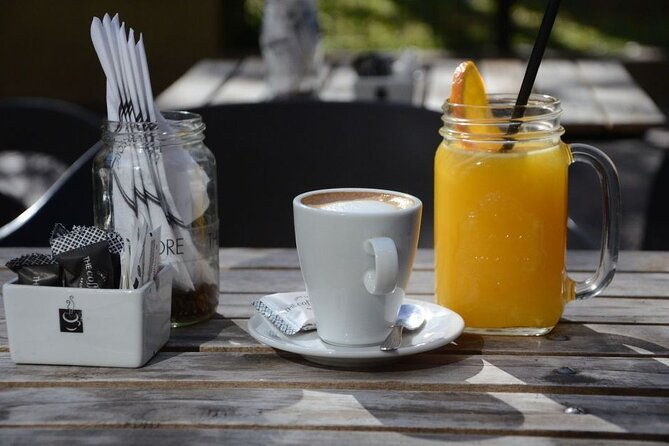 private-city-tour-with-breakfast-or-afternoon-coffee-in-alcazar-gardens