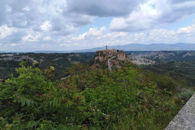private-civita-di-bagnoregio-and-orvieto-wine-tasting-ebike-tour-2
