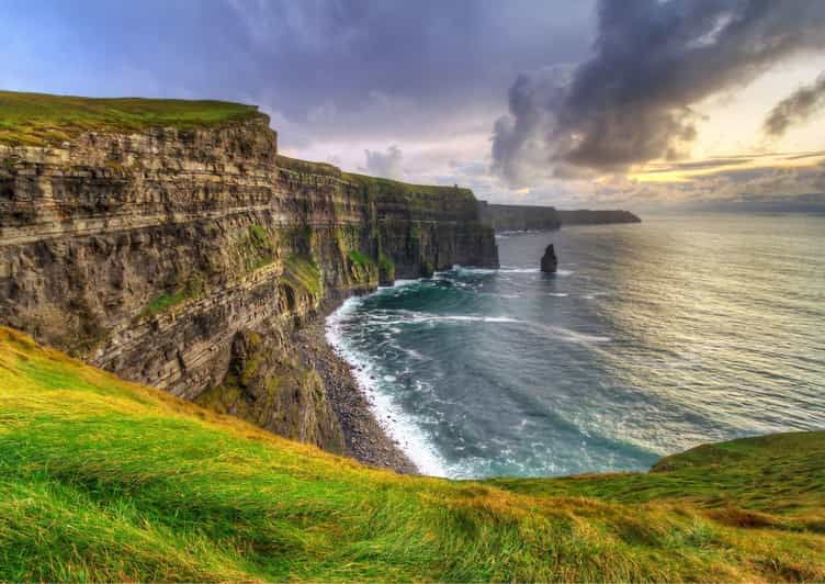 private-cliffs-of-moher-day-tour-2