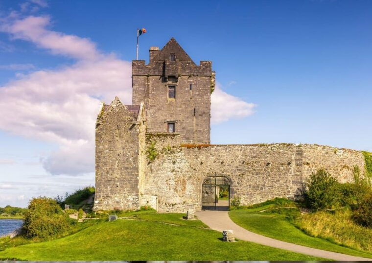 private-cliffs-of-moher-day-tour-2