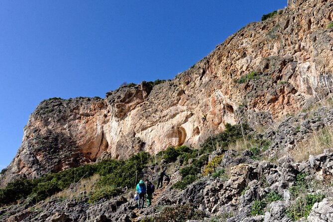 private-climbing-on-the-cliffs-of-arrabida-natural-park