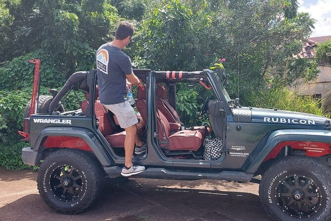 private-cmv-jeep-off-roading-tour-in-montserrat