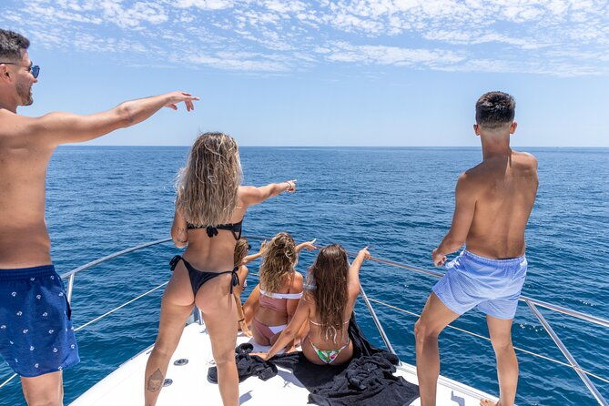 private-coastline-and-dolphins-yacht-cruise-from-albufeira