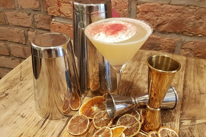 private-cocktail-making-class-in-manchester