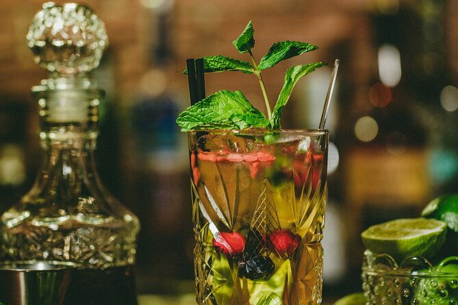 private-cocktail-workshop-in-center-of-old-larnaca