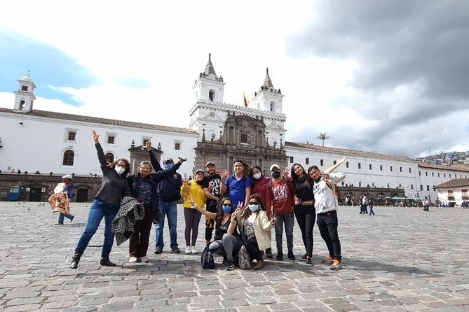 private-colonial-walk-trough-the-old-town-in-quito