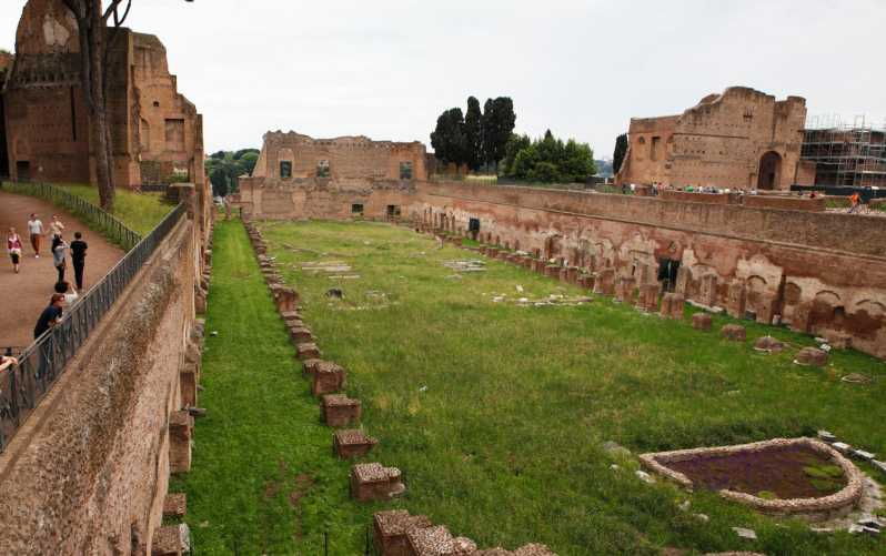 private-colosseum-roman-forum-and-palatine-walking-tour