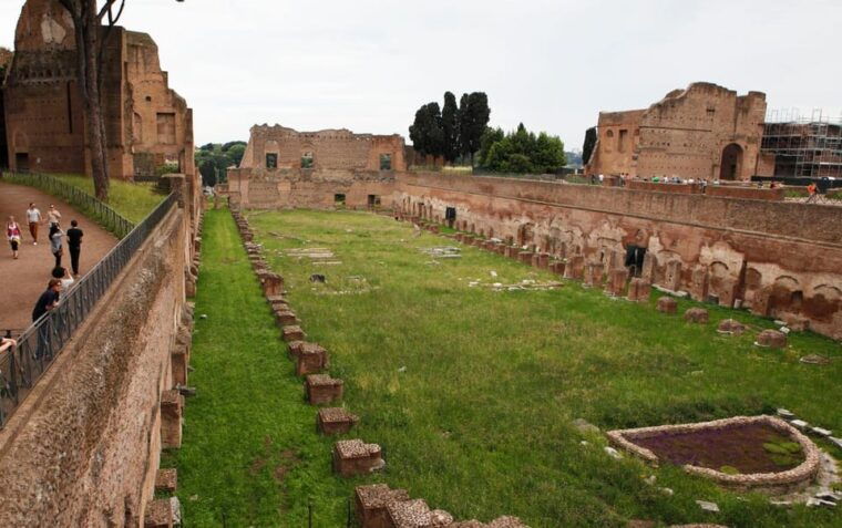 private-colosseum-roman-forum-and-palatine-walking-tour