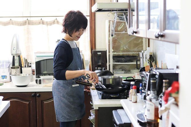 private-cooking-class-with-a-sapporo-local-kanae-in-her-home