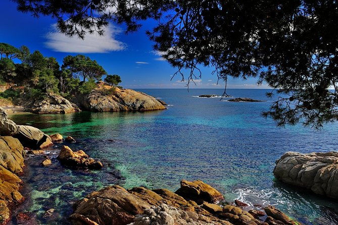 private-costa-brava-and-empuries-tour-with-hotel-pick-up-and-panoramic-boat-ride