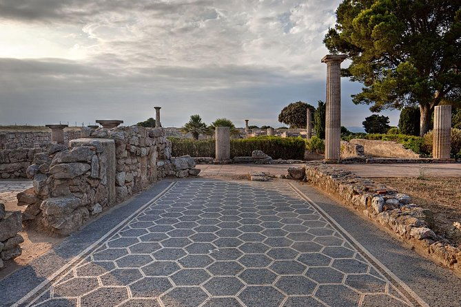 private-costa-brava-and-empuries-tour-with-hotel-pick-up-and-panoramic-boat-ride