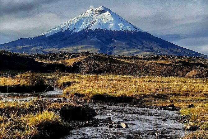 private-cotopaxi-volcano-hike-with-horseback-riding-for-beginners