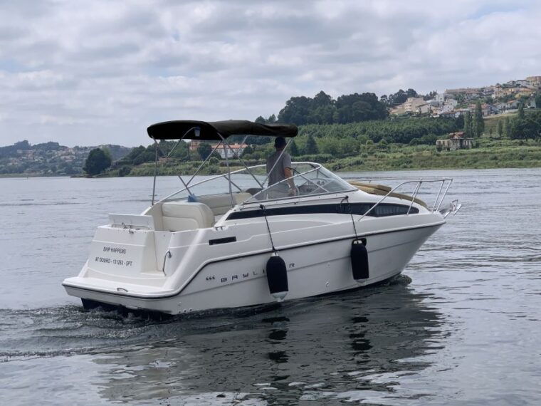 private-cruise-in-rio-douro-2-hours-up-to-8-passengers