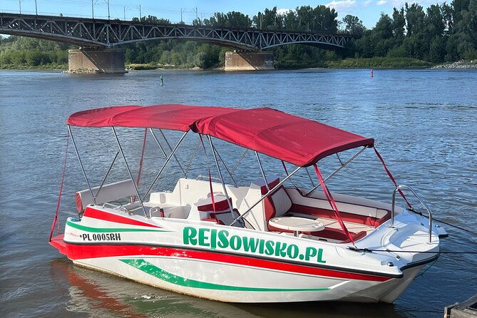 private-cruise-on-vistula-in-warsaw-for-9-with-our-helmsman-2