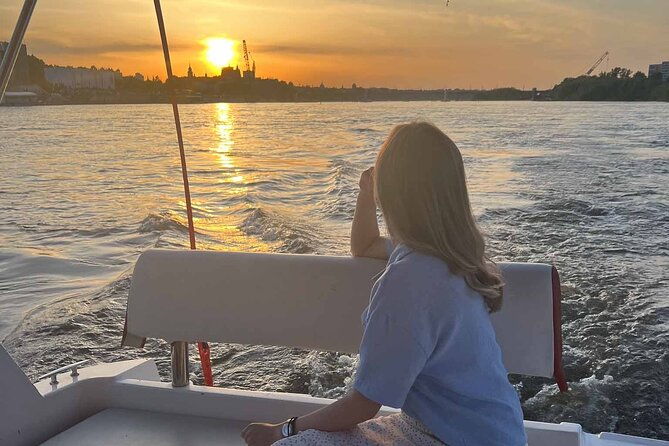 private-cruise-on-vistula-in-warsaw-for-9-with-our-helmsman