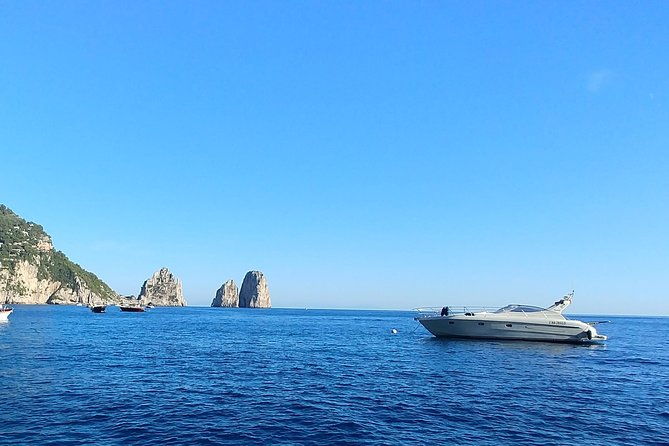 private-cruise-to-capri-and-amalfi-coast-from-positano-or-amalfi-yacht-40