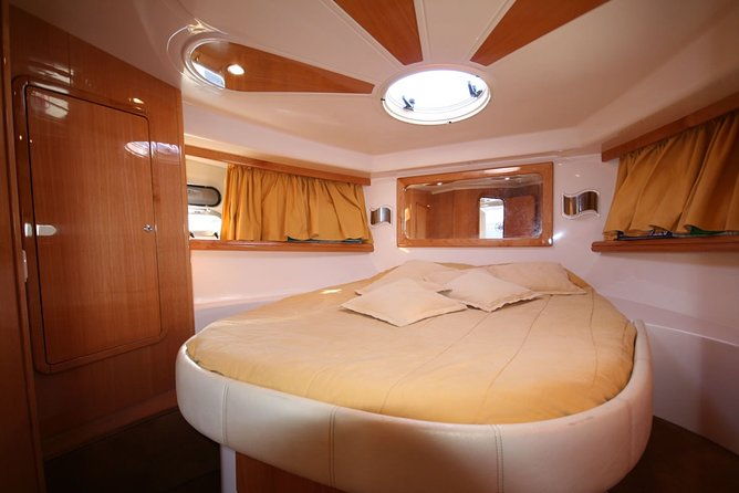 private-cruise-to-capri-and-amalfi-coast-from-positano-or-amalfi-yacht-40