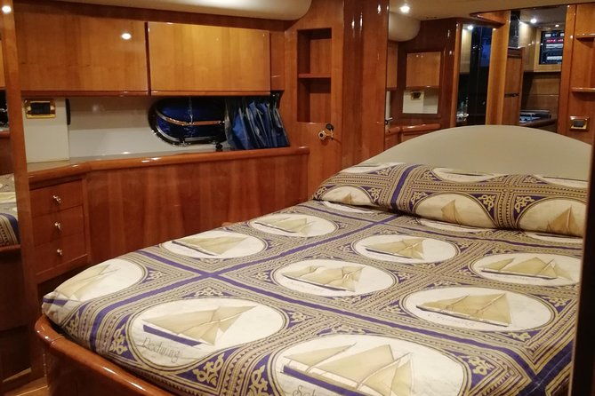 private-cruise-to-capri-and-amalfi-coast-from-positano-or-amalfi-yacht-50