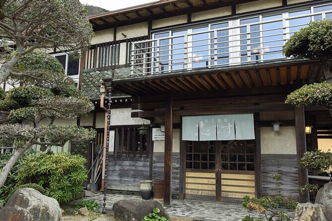 Private Cruise to Ieshima Island with Lunch Included - Key Points