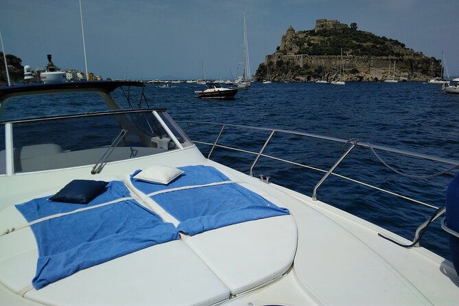 private-cruise-to-ischia-and-procida-yacht-40