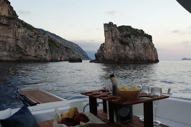 private-cruise-to-ischia-and-procida-yacht-40