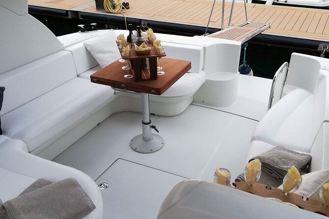 private-cruise-to-ischia-and-procida-yacht-40