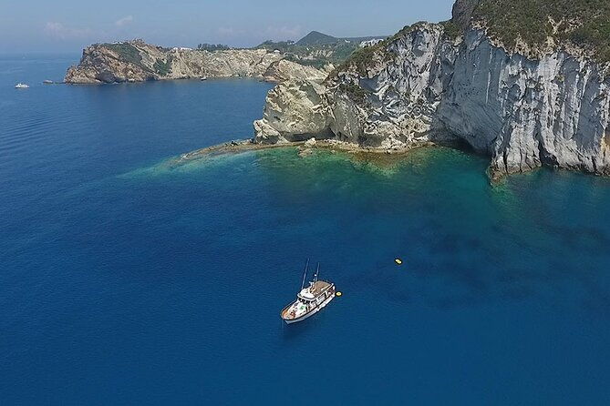 private-cruise-to-the-pontine-islands-on-board-the-clubman-21-dinghy