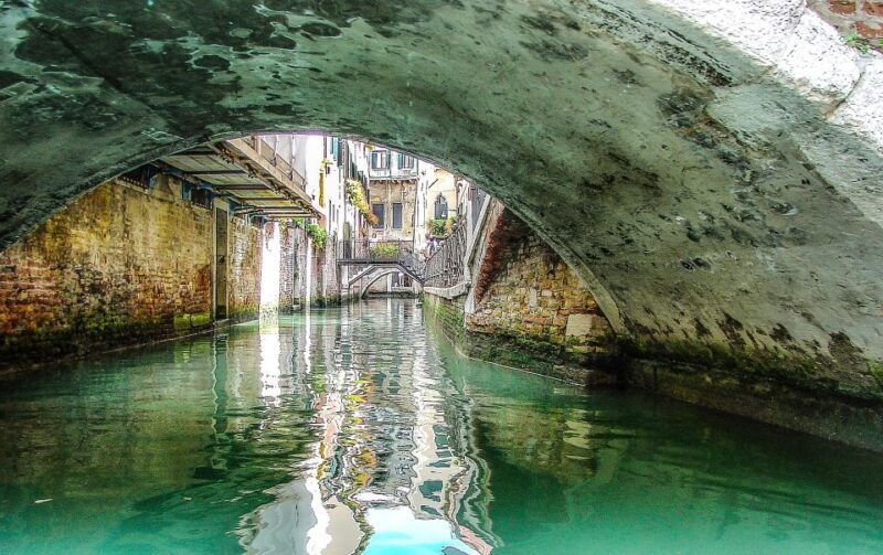 private-cruise-venice-viewed-by-the-water