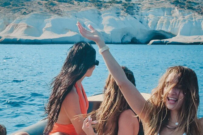 private-cruise-with-speedboat-kleftiko-sarakiniko-sykia-cave