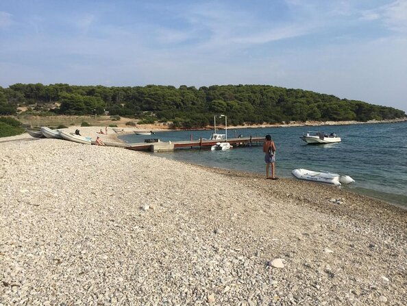 private-custom-island-hopping-speedboat-tour-from-hvar