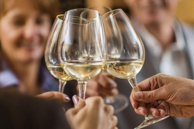private-custom-niagara-fallscanada-winery-tour-from-niagara-falls-ny