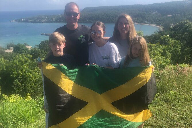 private-customize-tour-to-bob-marleys-nine-mile-and-dunns-river-falls-2